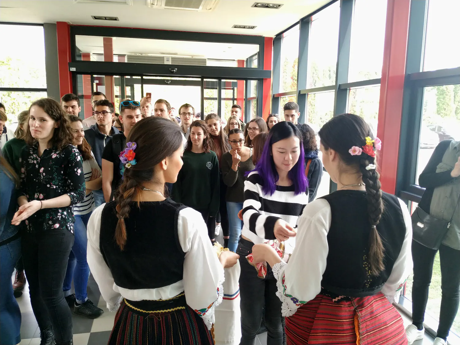 66 studenata iz francuske u poseti MULTIACTIV kozmetici 2 img 20190410 130206