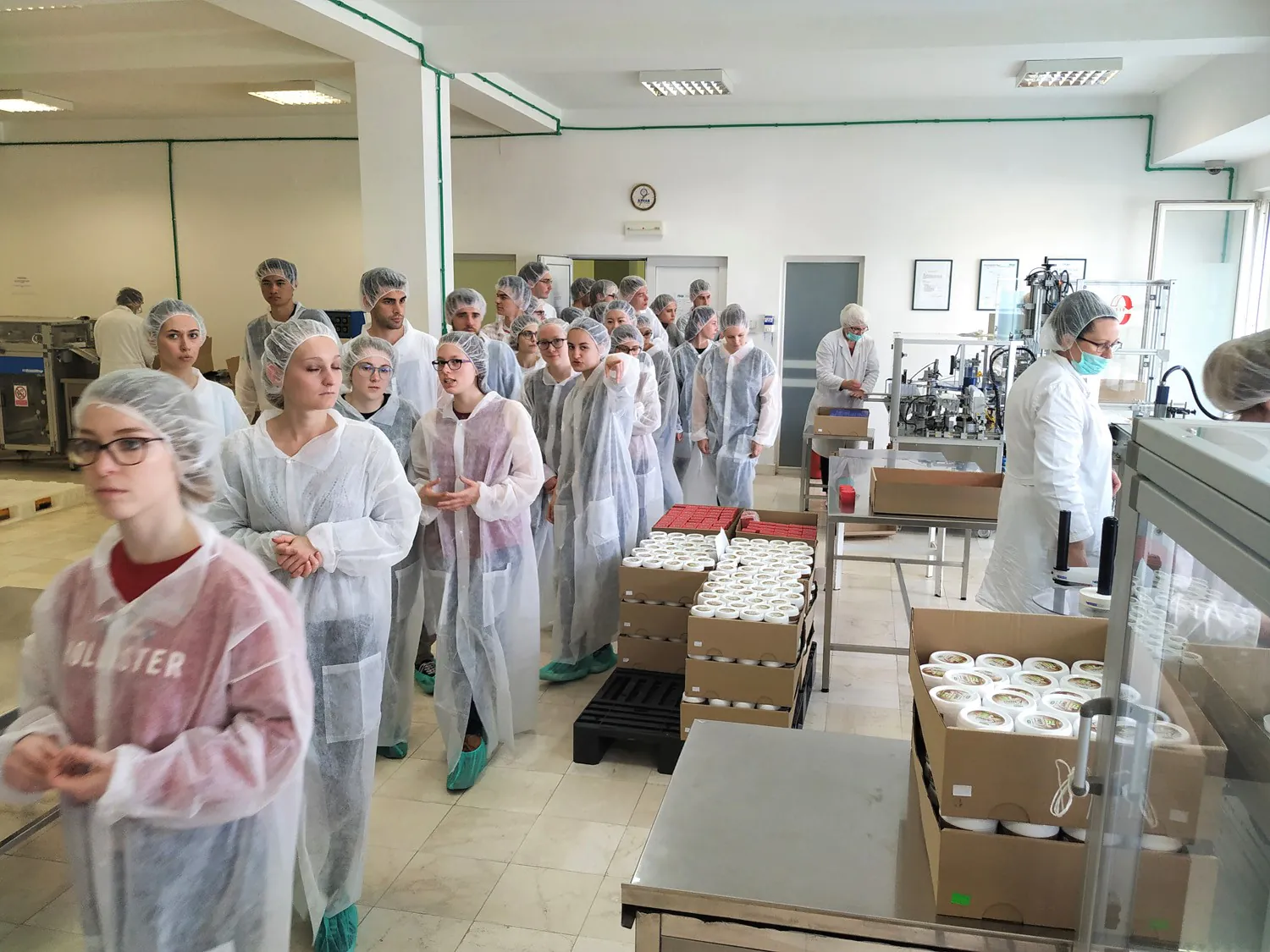 66 studenata iz francuske u poseti MULTIACTIV kozmetici 5 img 20190410 133338